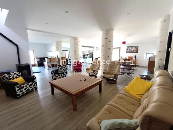 Maison à Challans, 85300 - 10 pièces 360m²