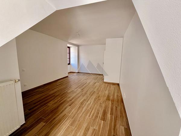 A VENDRE QUIMPER HISTORIQUE APPARTEMENT DUPLEX JARDIN PARKING