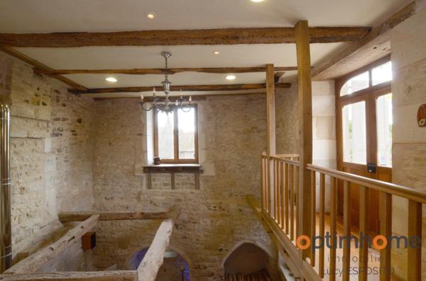 Belle maison de 14ème siècle et 18ème siècle au Coeur du village