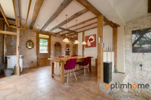 Belle maison de 14ème siècle et 18ème siècle au Coeur du village