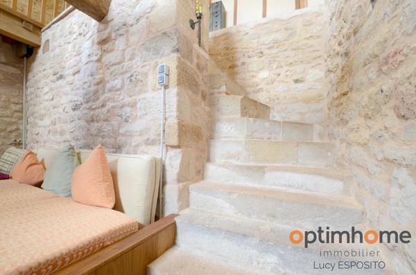 Belle maison de 14ème siècle et 18ème siècle au Coeur du village