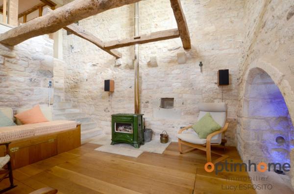 Belle maison de 14ème siècle et 18ème siècle au Coeur du village