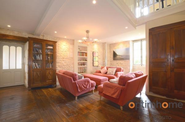 Belle maison de 14ème siècle et 18ème siècle au Coeur du village