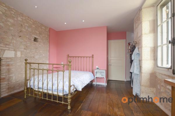 Belle maison de 14ème siècle et 18ème siècle au Coeur du village