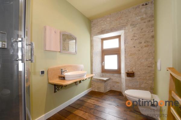 Belle maison de 14ème siècle et 18ème siècle au Coeur du village