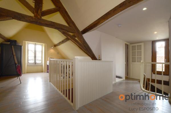 Belle maison de 14ème siècle et 18ème siècle au Coeur du village