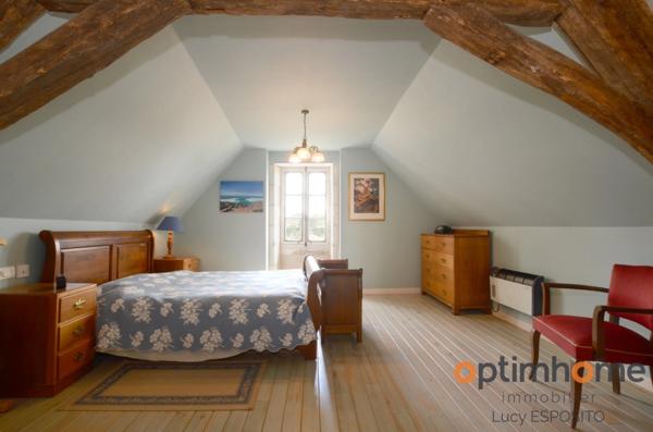 Belle maison de 14ème siècle et 18ème siècle au Coeur du village