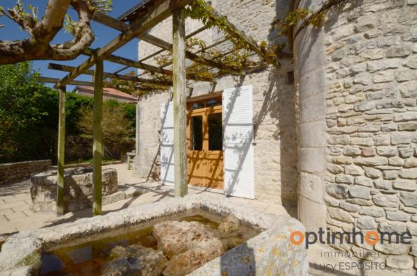 Belle maison de 14ème siècle et 18ème siècle au Coeur du village