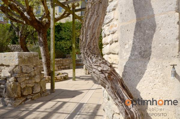 Belle maison de 14ème siècle et 18ème siècle au Coeur du village