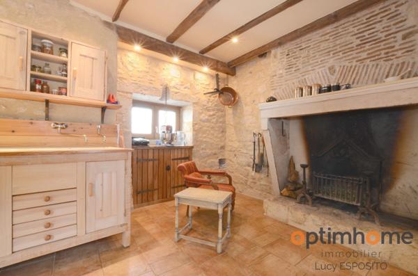 Belle maison de 14ème siècle et 18ème siècle au Coeur du village