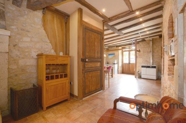 Belle maison de 14ème siècle et 18ème siècle au Coeur du village