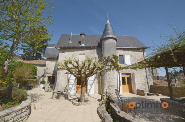 Belle maison de 14ème siècle et 18ème siècle au Coeur du village