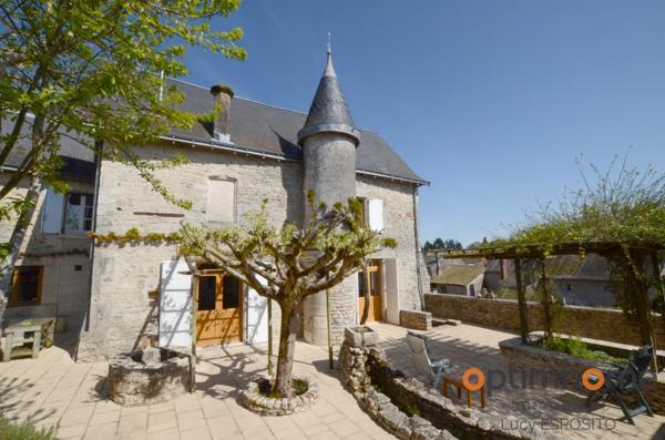 Belle maison de 14ème siècle et 18ème siècle au Coeur du village