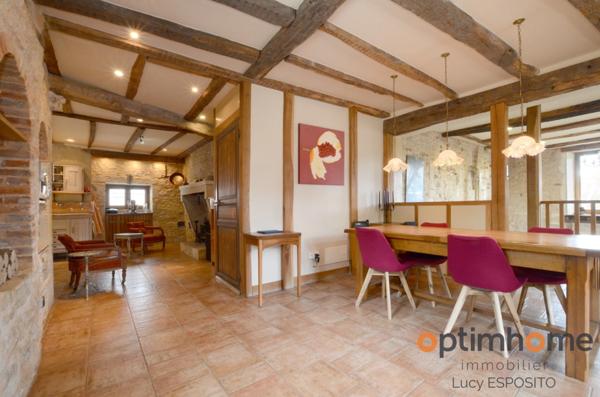 Belle maison de 14ème siècle et 18ème siècle au Coeur du village