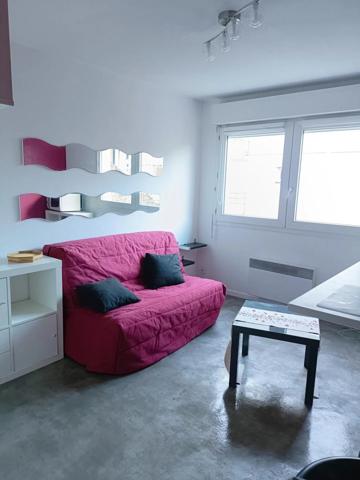 Vente                                                      Appartement
                        
                     1 pièces                      18 m2                     à Nantes