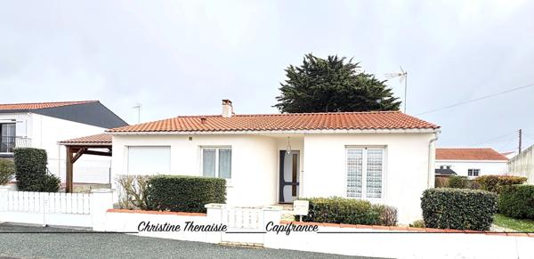 Maison à vendre 4 pièces de Plain-Pied avec Véranda - 2 chambres - Garage et Carport 85800 LE FENOUILLER