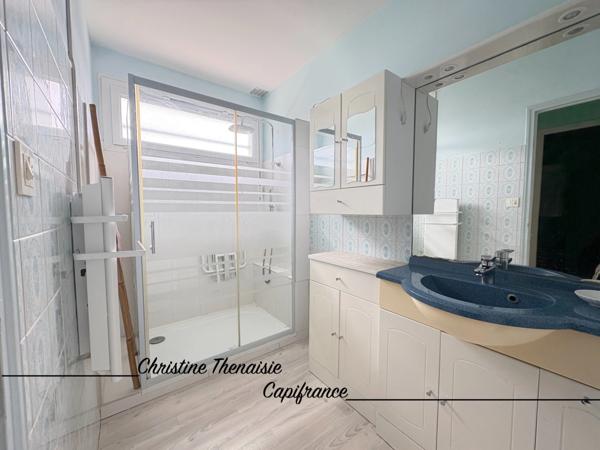 Maison à vendre 4 pièces de Plain-Pied avec Véranda - 2 chambres - Garage et Carport 85800 LE FENOUILLER