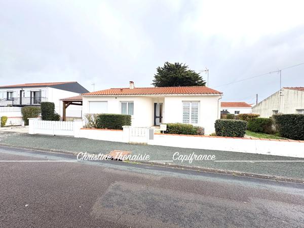 Maison à vendre 4 pièces de Plain-Pied avec Véranda - 2 chambres - Garage et Carport 85800 LE FENOUILLER
