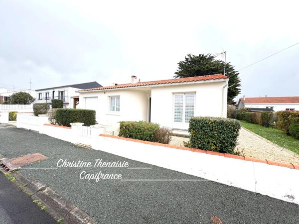 Maison à vendre 4 pièces de Plain-Pied avec Véranda - 2 chambres - Garage et Carport 85800 LE FENOUILLER