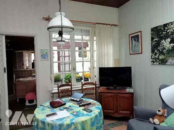 Maison de ville-1930 de 4 pièces-99 m2 + cour couverte