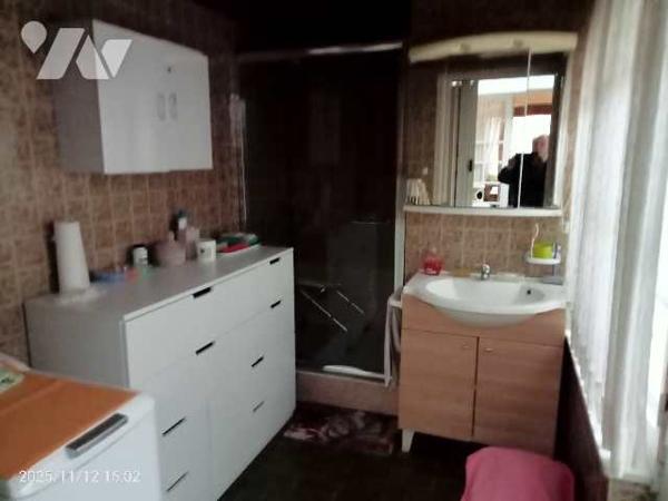 Maison de ville-1930 de 4 pièces-99 m2 + cour couverte