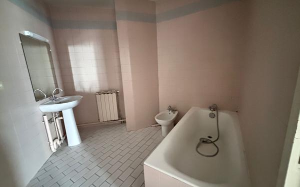 Appartement à louer    3 pièces •  Dax