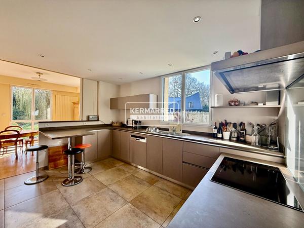 Maison 10 pièces – 356 m² environ à Saint-Grégoire (ref : 32783)