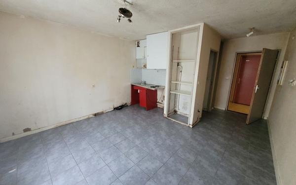 Appartement à vendre    1 pièce • 21,68 m2 Avignon