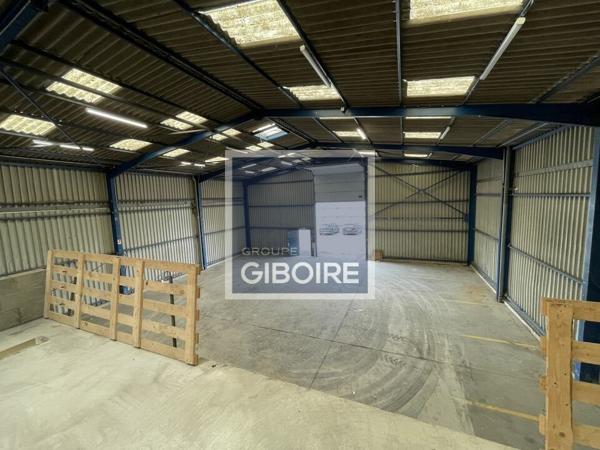 Local d'activites 350 m² à louer PACE (réf : 35.3632)