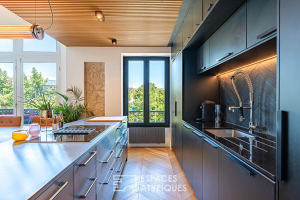 Duplex contemporain avec balcon dans un ancien hôtel particulier, aux portes de l’Île Seguin