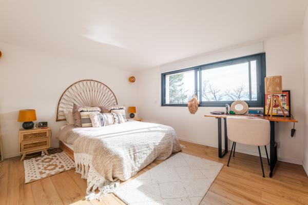 Roquefort-les-Pins (06330) VILLA ENSOLEILLÉE AVEC PISCINE - 150 M²