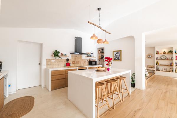 Roquefort-les-Pins (06330) VILLA ENSOLEILLÉE AVEC PISCINE - 150 M²