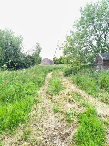 Terrain à vendre CARHAIX PLOUGUER (29)