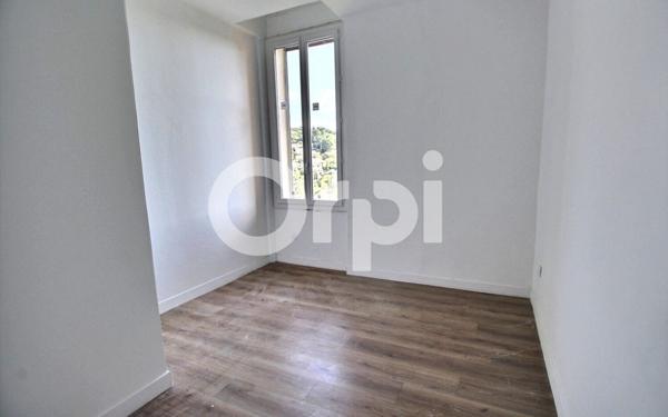 Appartement à vendre    3 pièces • 78,84 m2 Marseille 12