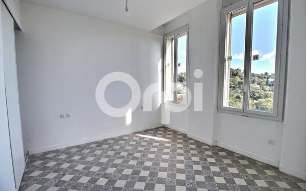 Appartement à vendre    3 pièces • 78,84 m2 Marseille 12