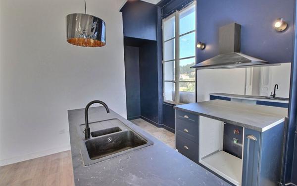 Appartement à vendre    3 pièces • 78,84 m2 Marseille 12