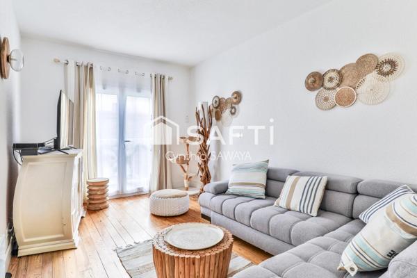 Maison de ville complètement rénovée et très bien située en ville d’été!