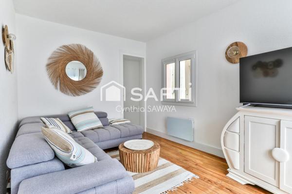 Maison de ville complètement rénovée et très bien située en ville d’été!