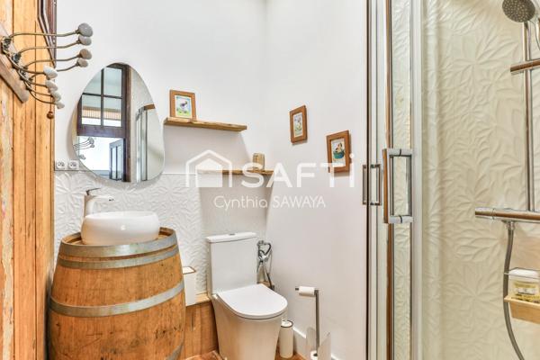 Maison de ville complètement rénovée et très bien située en ville d’été!