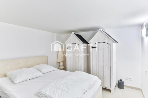 Maison de ville complètement rénovée et très bien située en ville d’été!