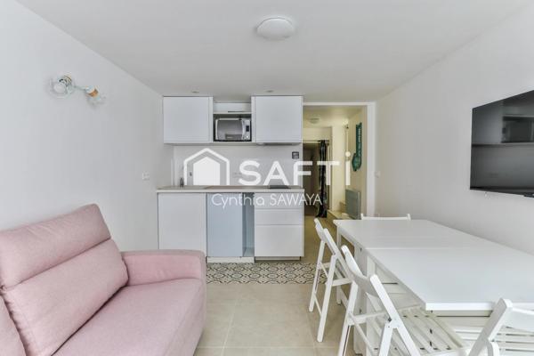 Maison de ville complètement rénovée et très bien située en ville d’été!