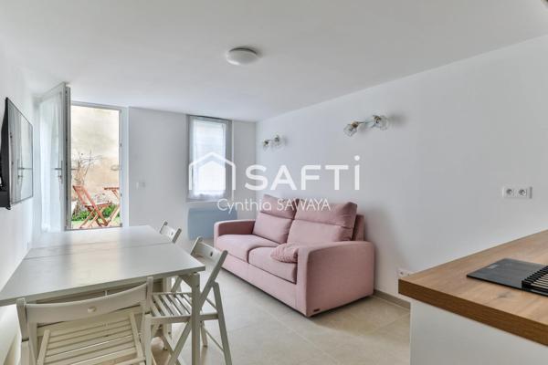 Maison de ville complètement rénovée et très bien située en ville d’été!