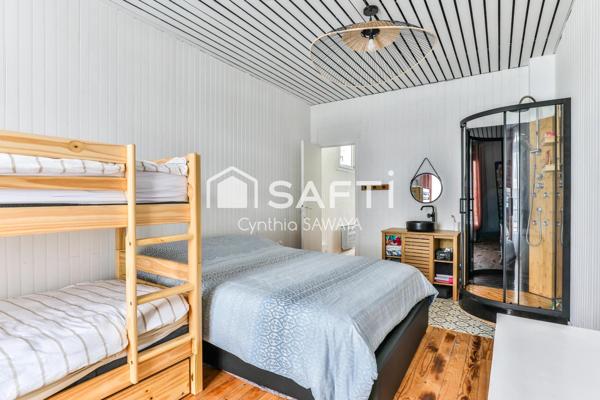 Maison de ville complètement rénovée et très bien située en ville d’été!