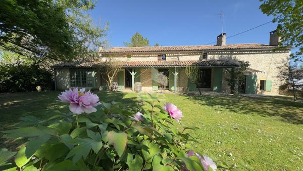 Charme et authenticité : superbe ferme rénovée avec grand terrain