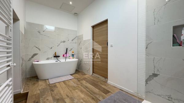 Charme et authenticité : superbe ferme rénovée avec grand terrain