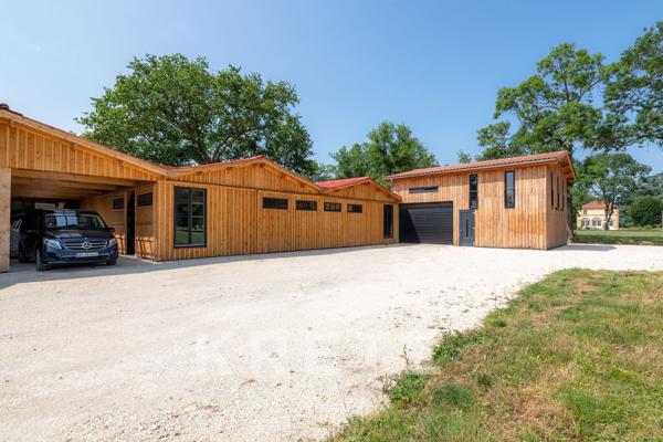 Appartement de 121 m² dans un château  avec terrasse privative