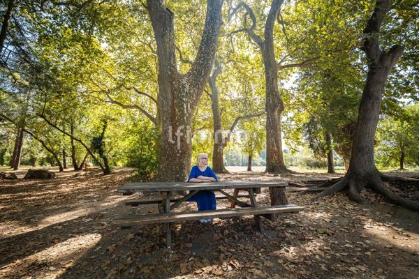 Une vie entre nature et mer et une grande terrasse face à la verdure