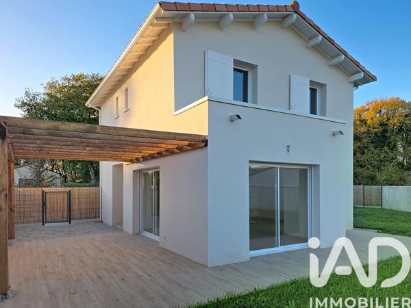 Maison à vendre 5 pièces 117 m² Saint-Palais-sur-Mer