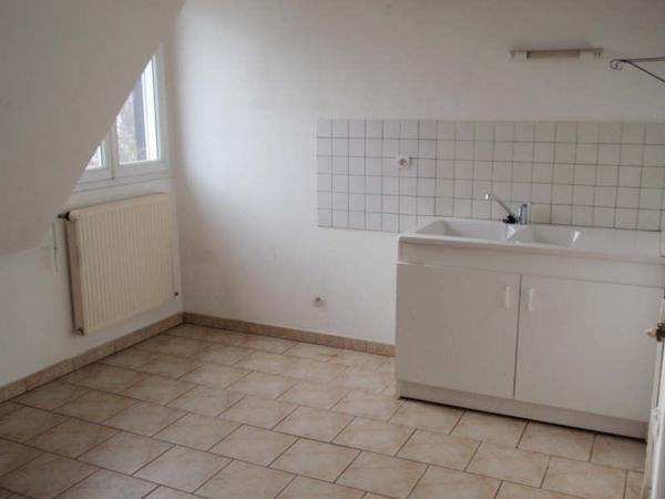 GRAND APPARTEMENT  au 3ème  avec ascenseur ...