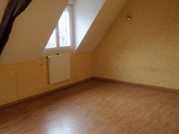 GRAND APPARTEMENT  au 3ème  avec ascenseur ...